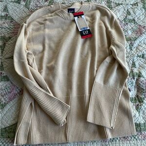 GAP Beige Knit Sweater Size M